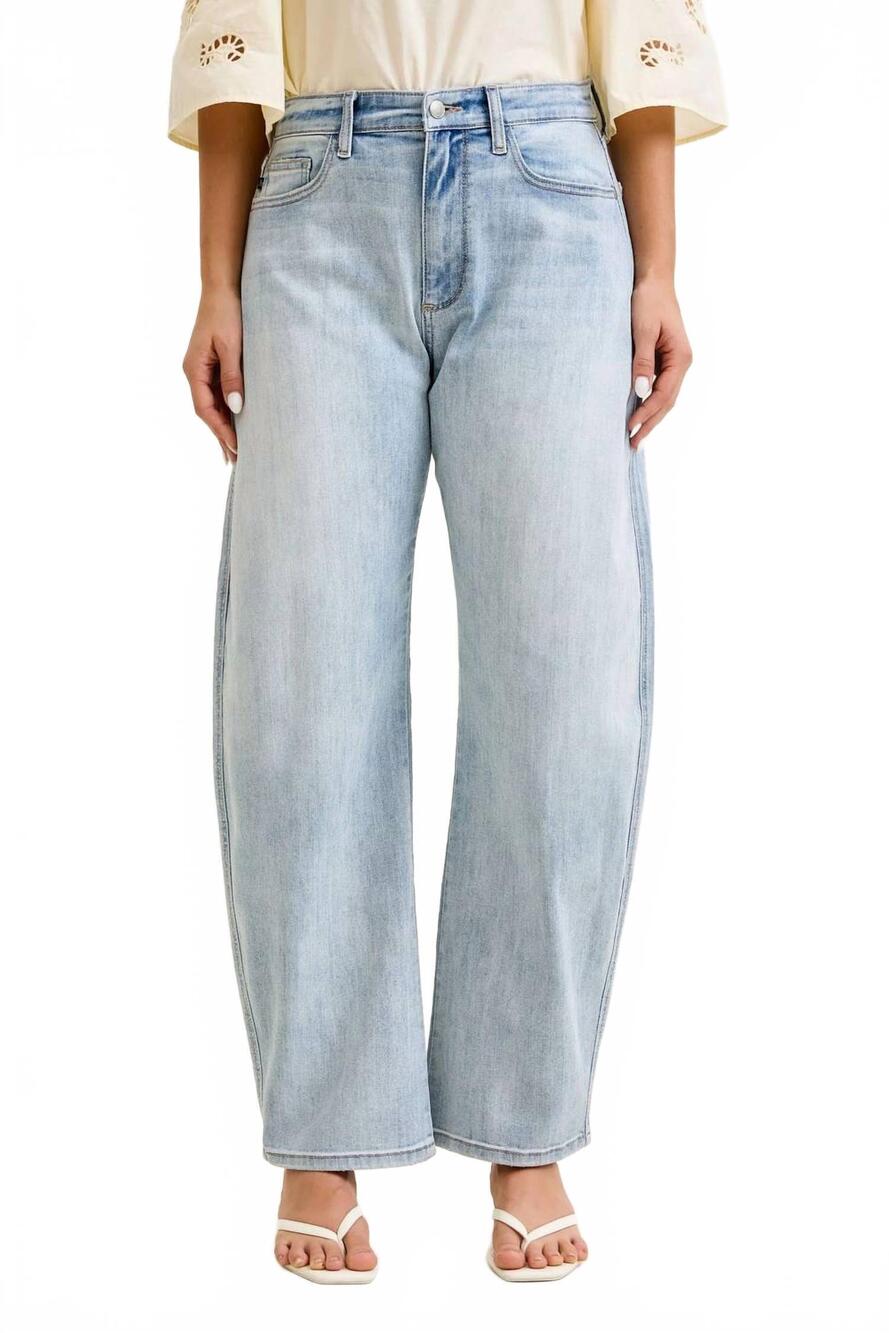 NEW JUDY BLUE marlow arc leg jeans in light blue
